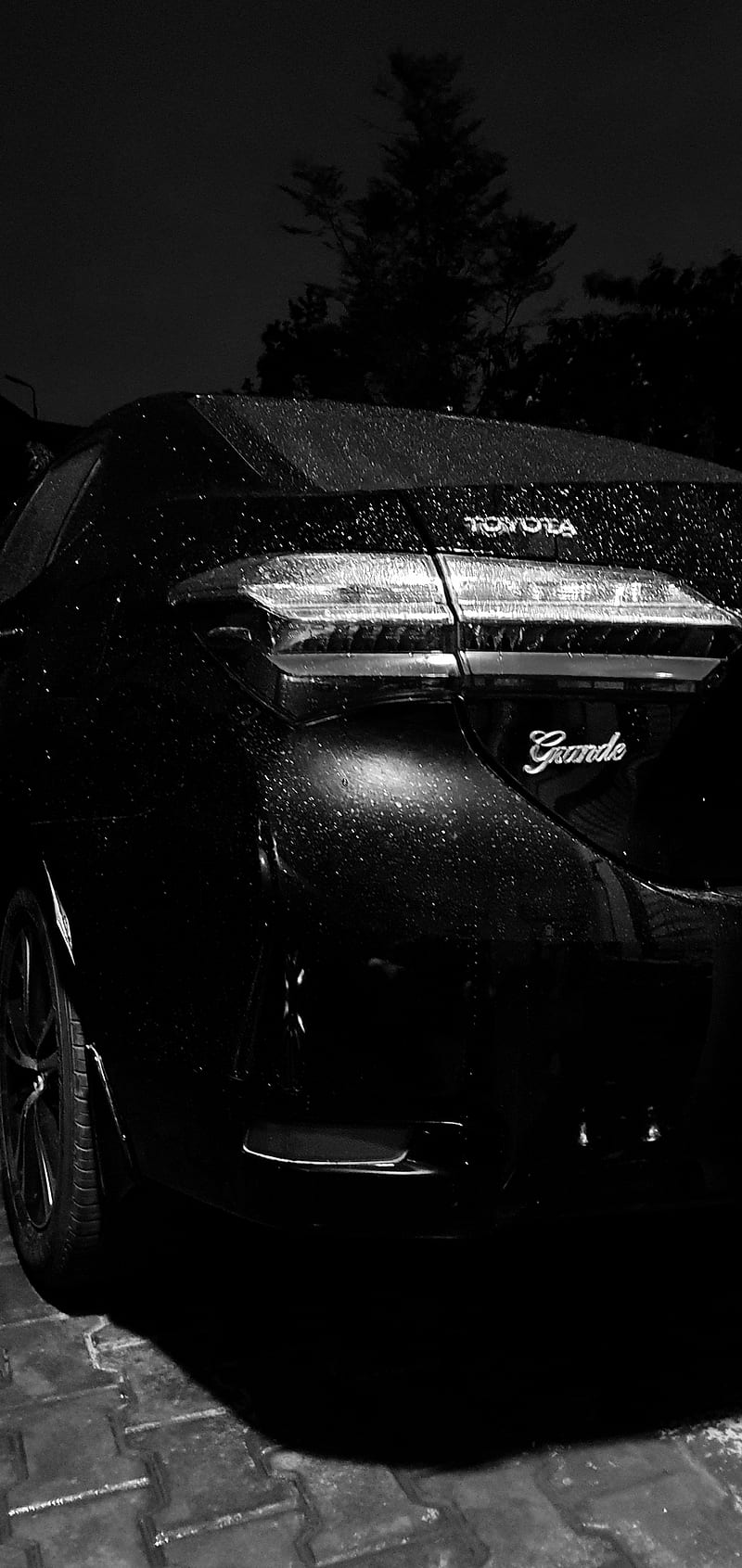 800x1691 Toyota Altis, auto, black, car, cool, HD phone wallpaper