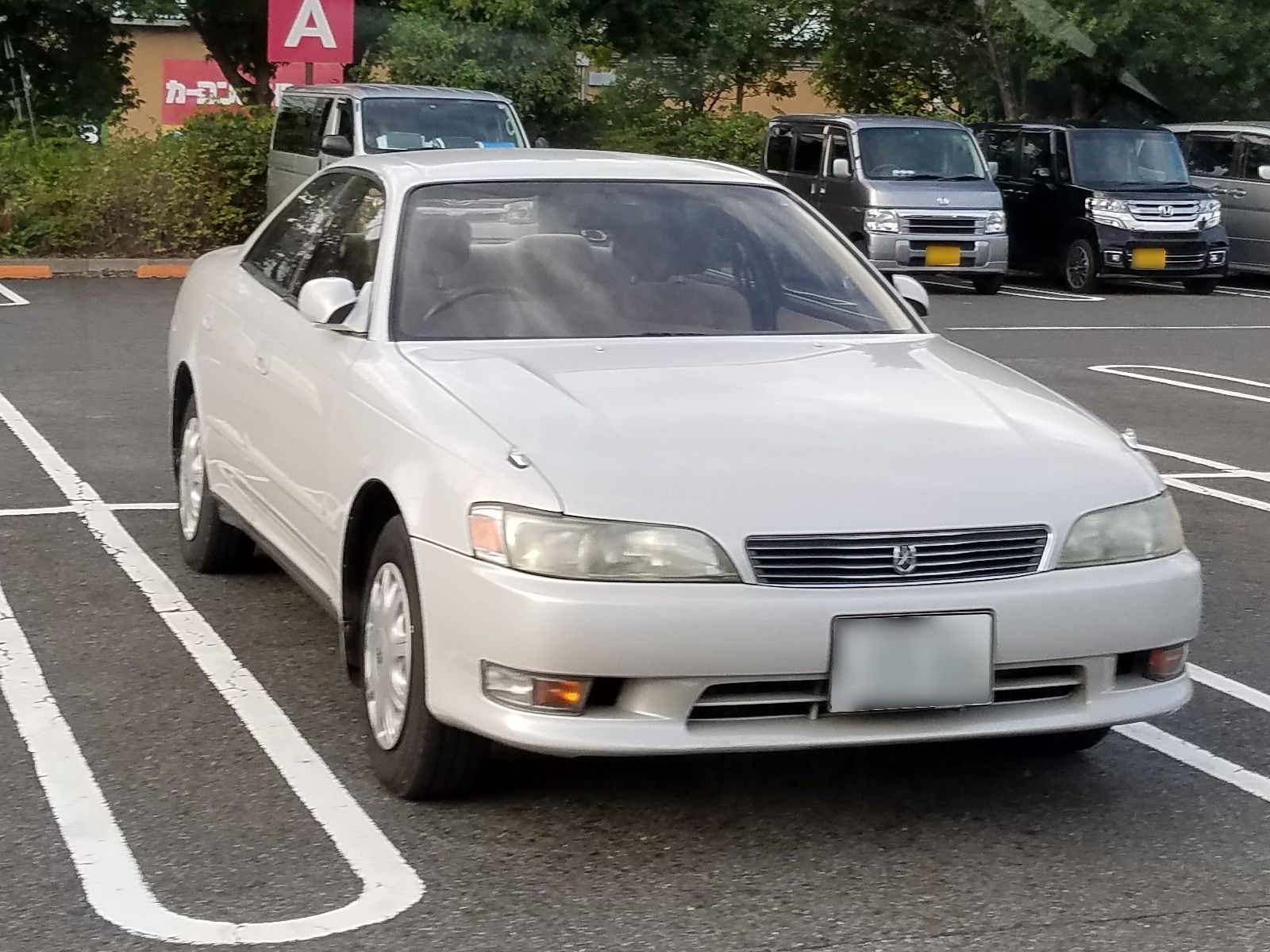1600x1200 Toyota markii gx90 grande 1