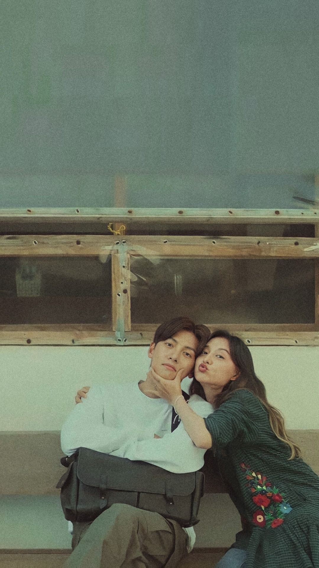 1079x1920 Lovestruck In The City Wallpaper