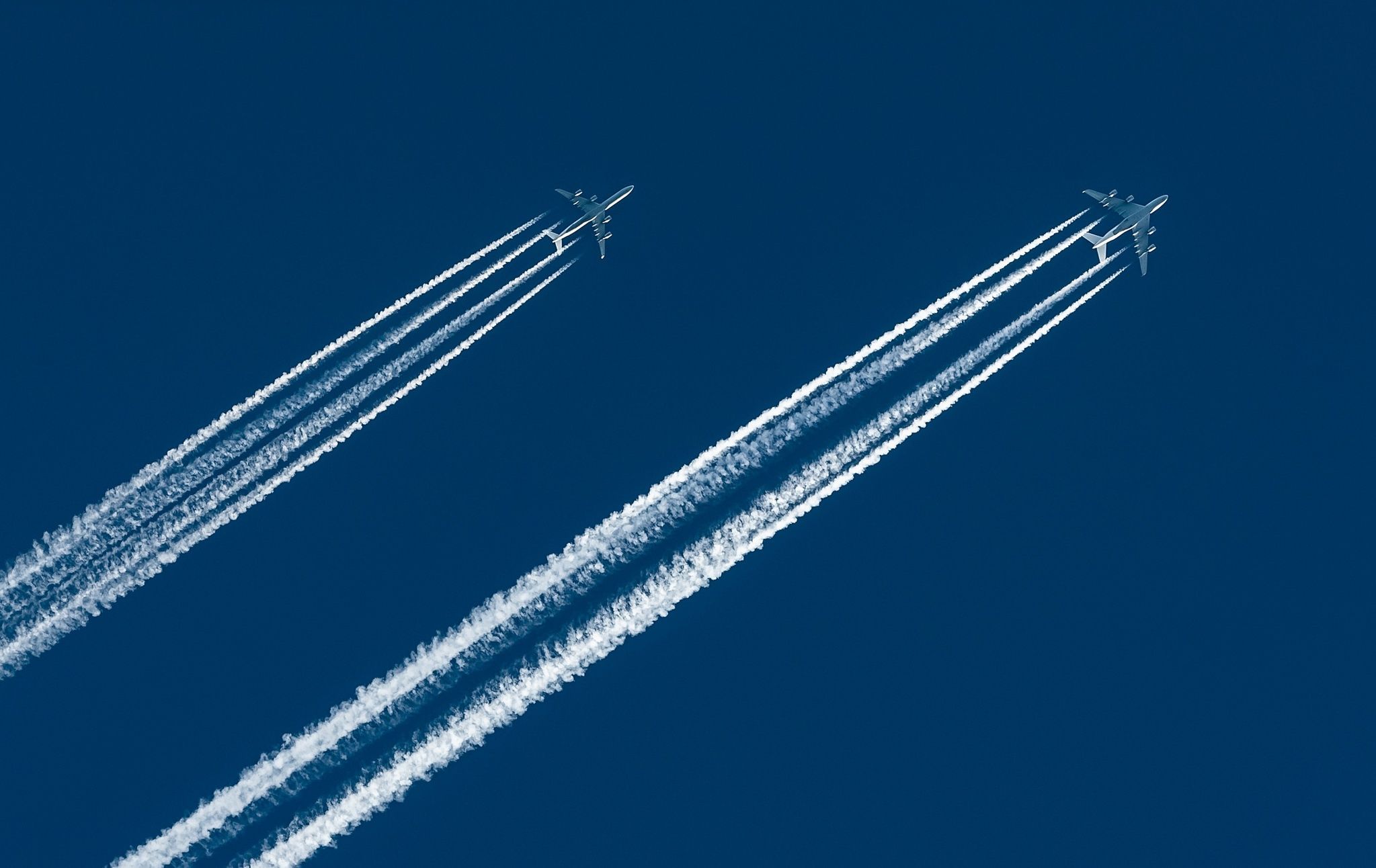 2047x1292 Soaring Skies: HD Passenger Plane Wallpaperx1292