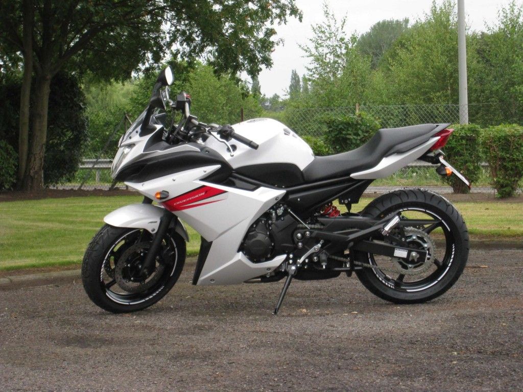 1024x768 Yamaha XJ6 Diversion F Bike Pic a Day