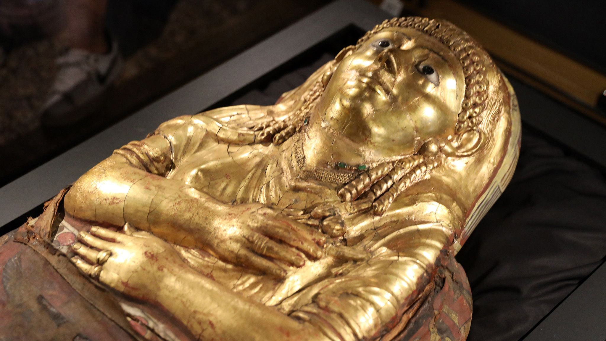 2048x1152 Golden Mummies' exhibit at China World Art Museum