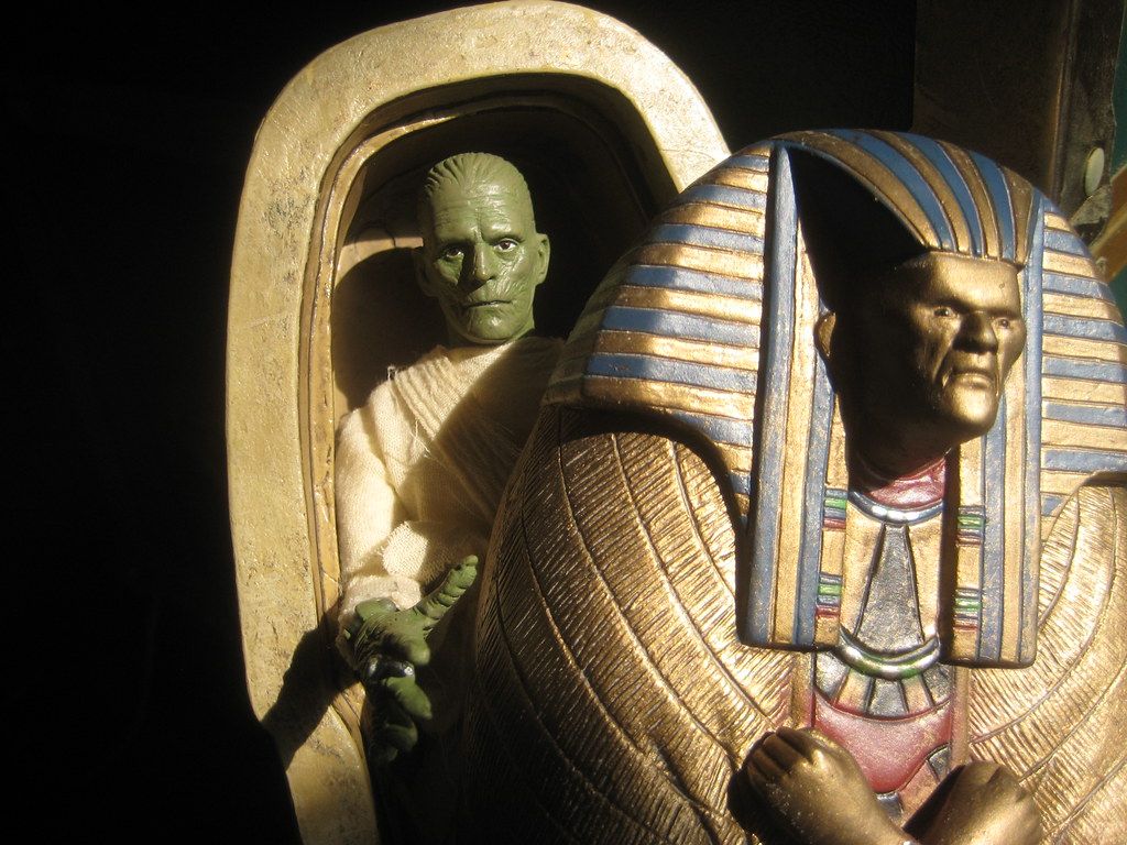 1024x768 Imhotep the Mummy in an Egyptian Mummy Case 2414. Boris Kar