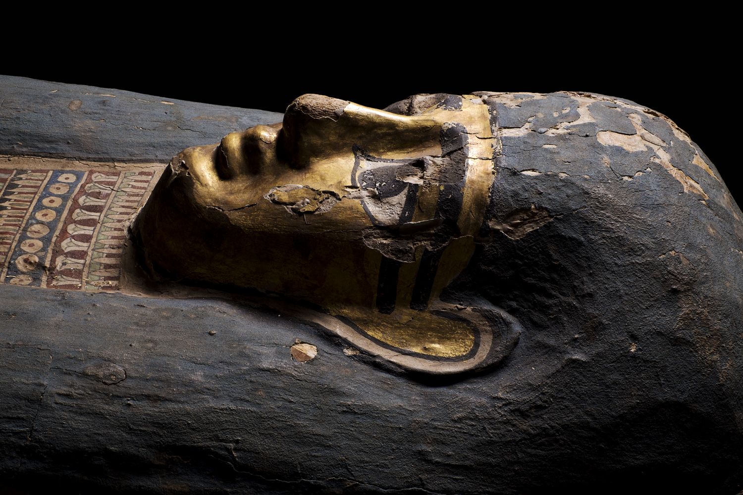 1500x1000 Photographing the coffin of Tasheriankh for Golden Mummies of Egypt