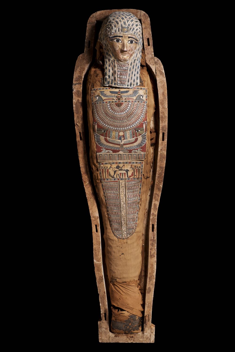 1000x1500 Photographing the coffin of Tasheriankh for Golden Mummies of Egypt