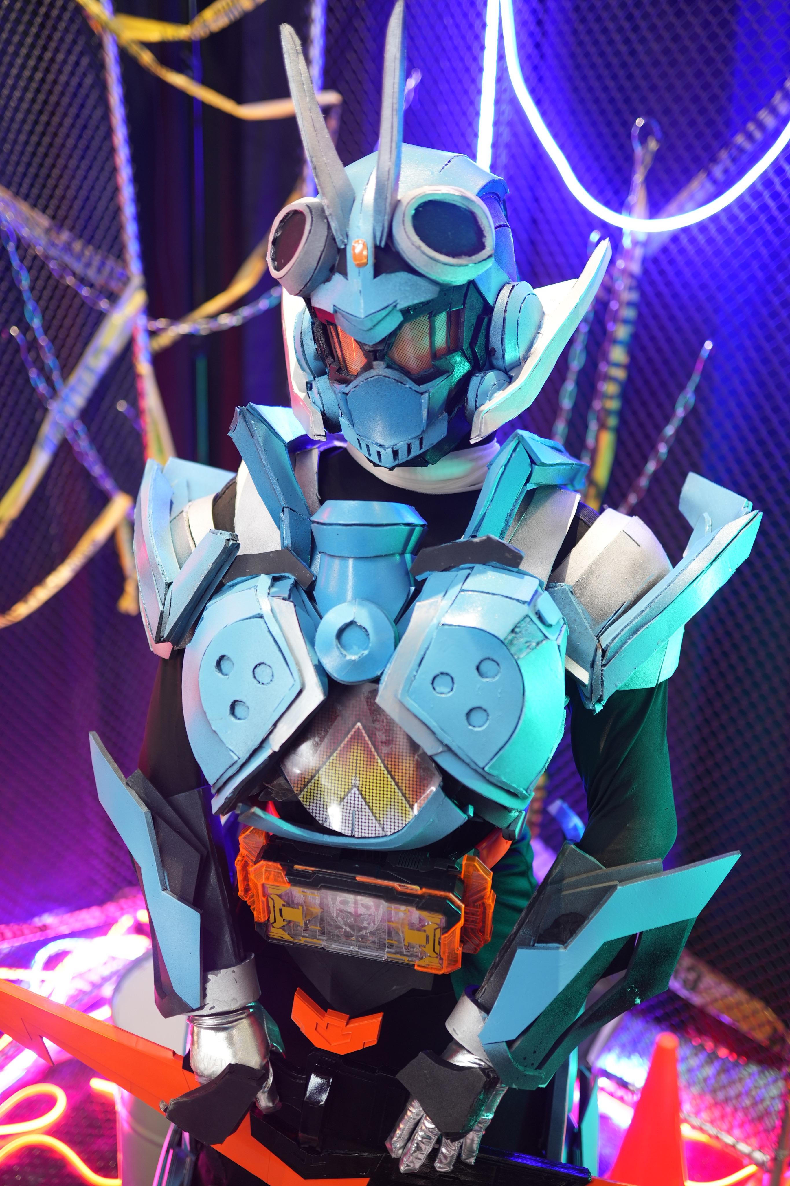 2730x4096 Kamen Rider Gotchard Cosplay