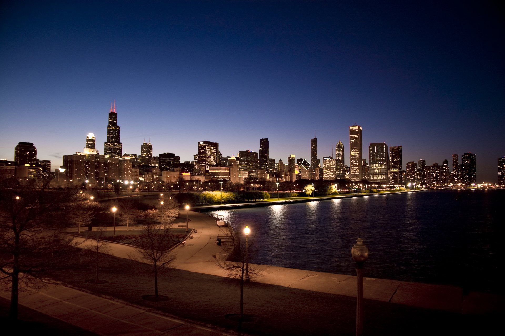 1920x1277 Download Skyscraper USA Building Night City Man Made Chicago HD Wallpaperx2000