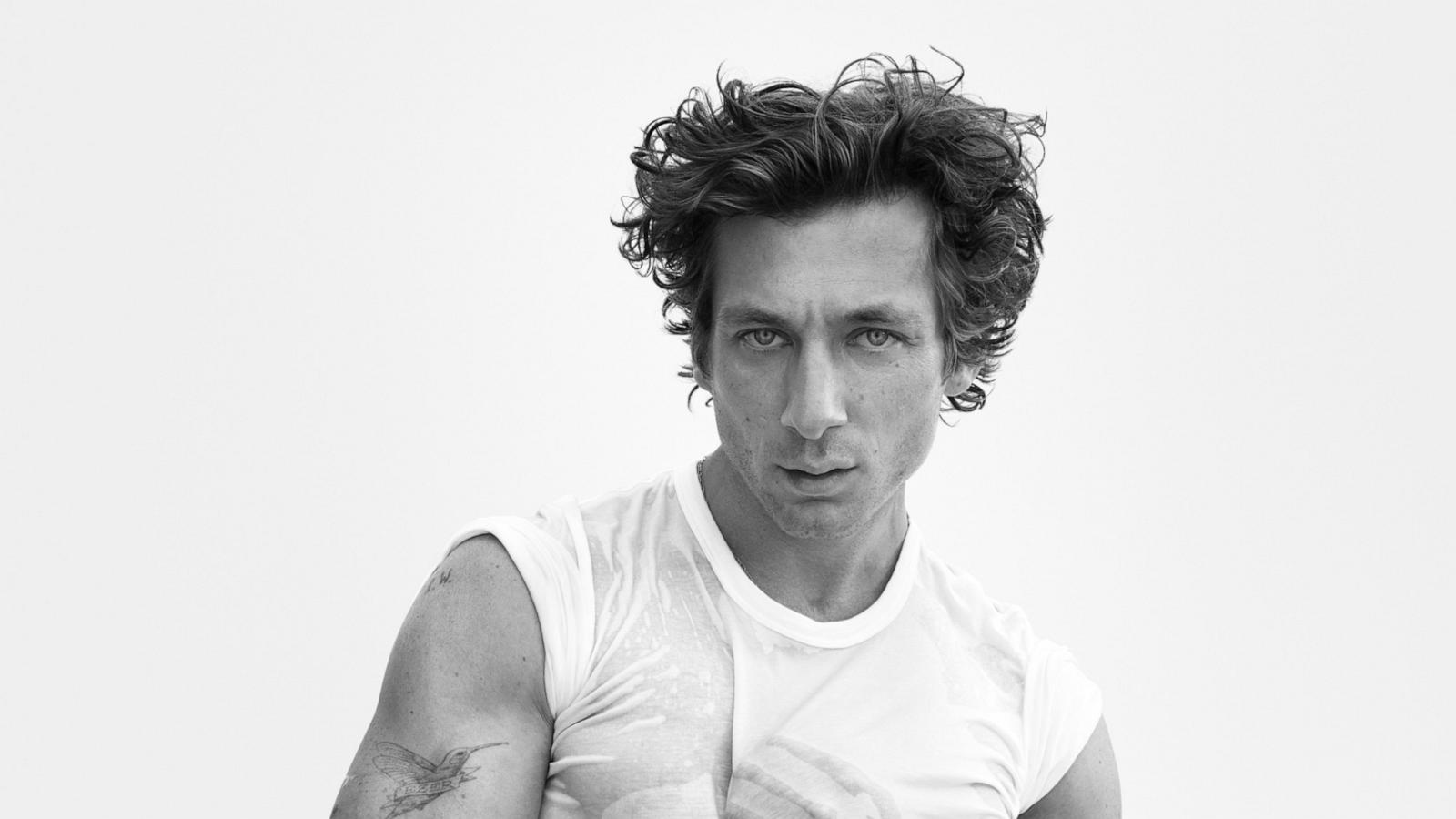1600x900 Jeremy Allen White Wallpaper