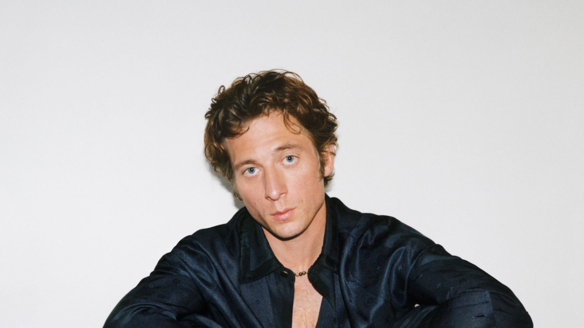 1920x1080 Jeremy Allen White Is Giving Fans Goosebumps With Bruce Springsteen Movie Trailer