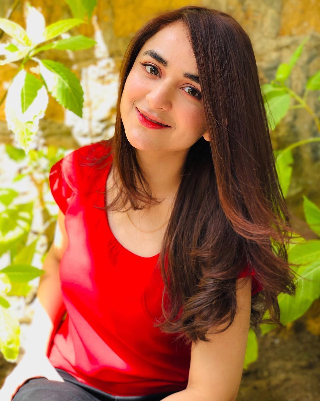 1080x1350 Yumna Zaidi Wallpaper