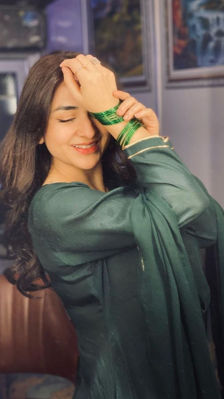 736x1308 Yumna Zaidi