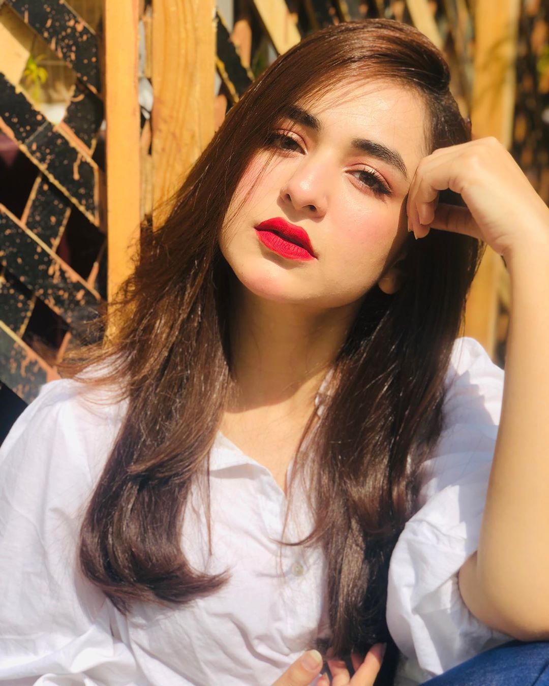 1080x1350 Yumna Zaidi Wallpaper