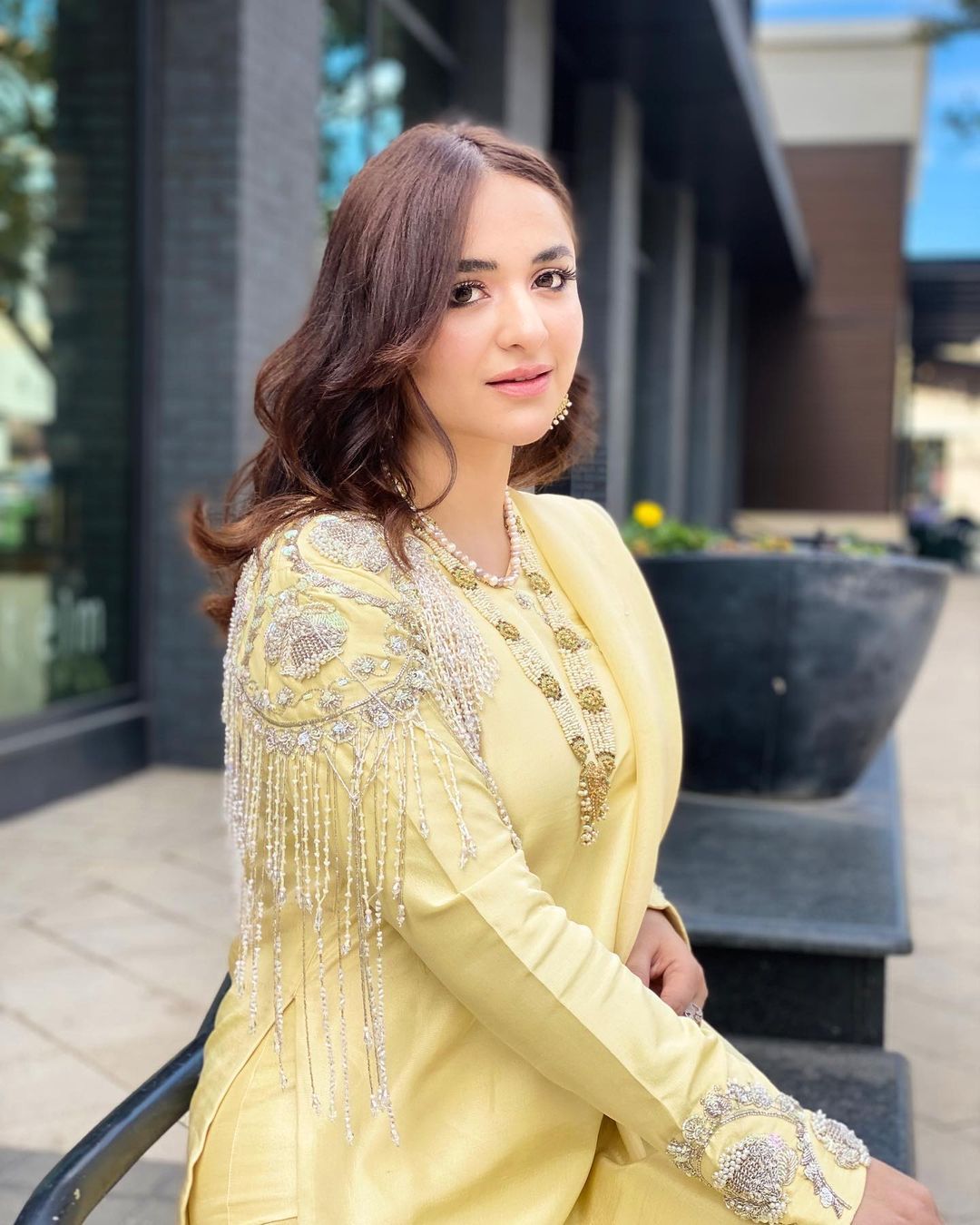 1080x1350 Latest Photohoot Yumna Zaidi Pakistani Celebrity Wallpaper HD