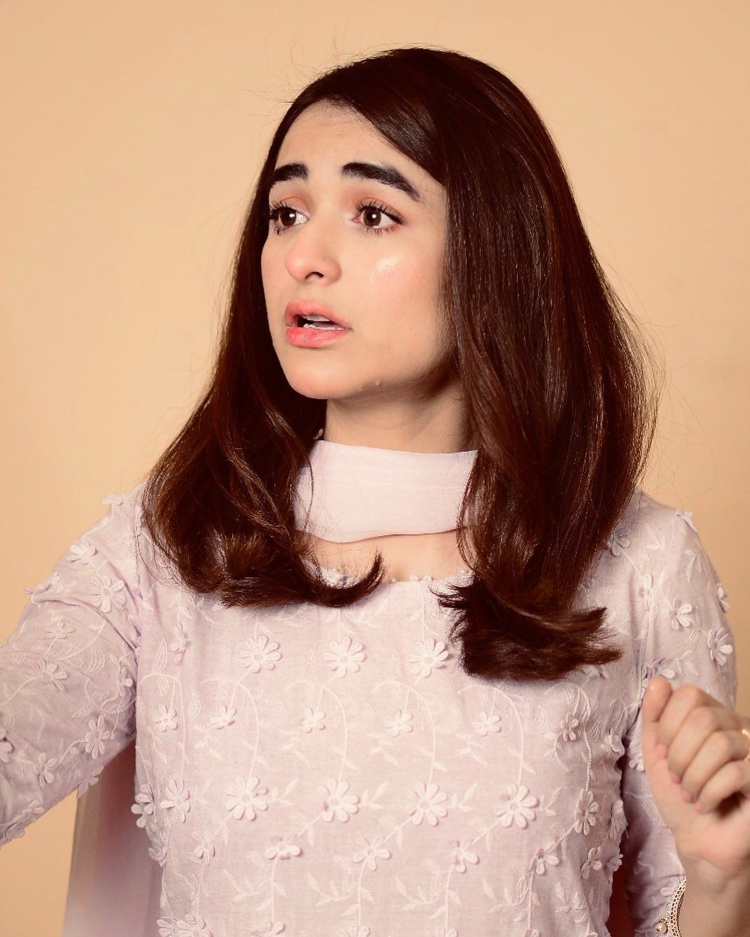 1066x1332 Yumna Zaidi Wallpaper