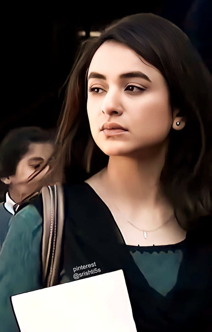 736x1154 Tere bin wallpaper. Yumna zaidi hairstyle, Tere bin drama pics dress, Minimal chic pendant necklace