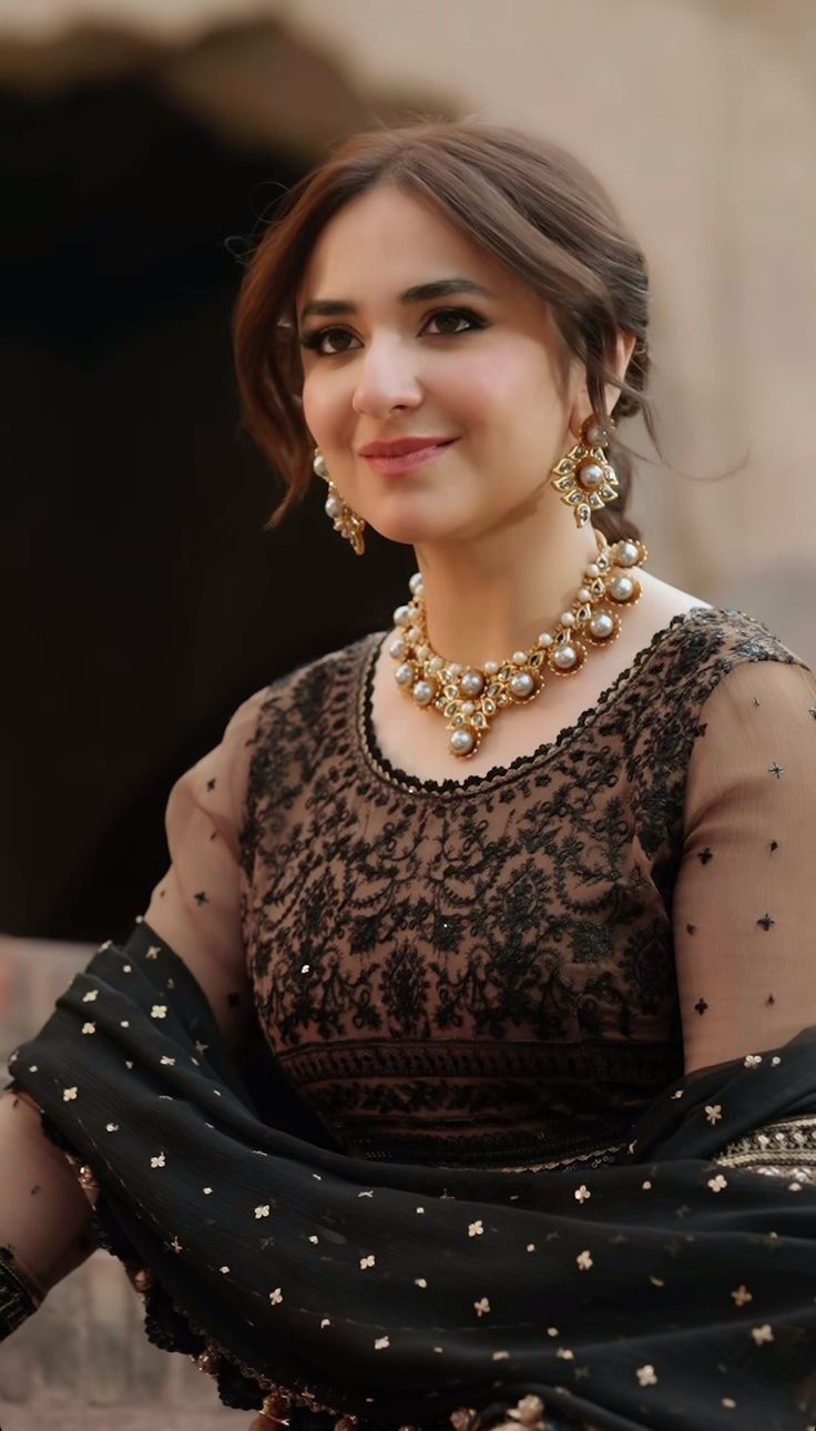 736x1290 yumna zaidi in black dress