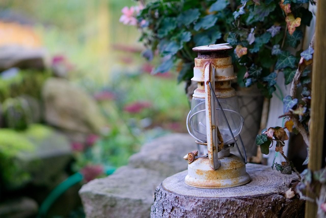 1280x855 Kerosene Lamp Antique