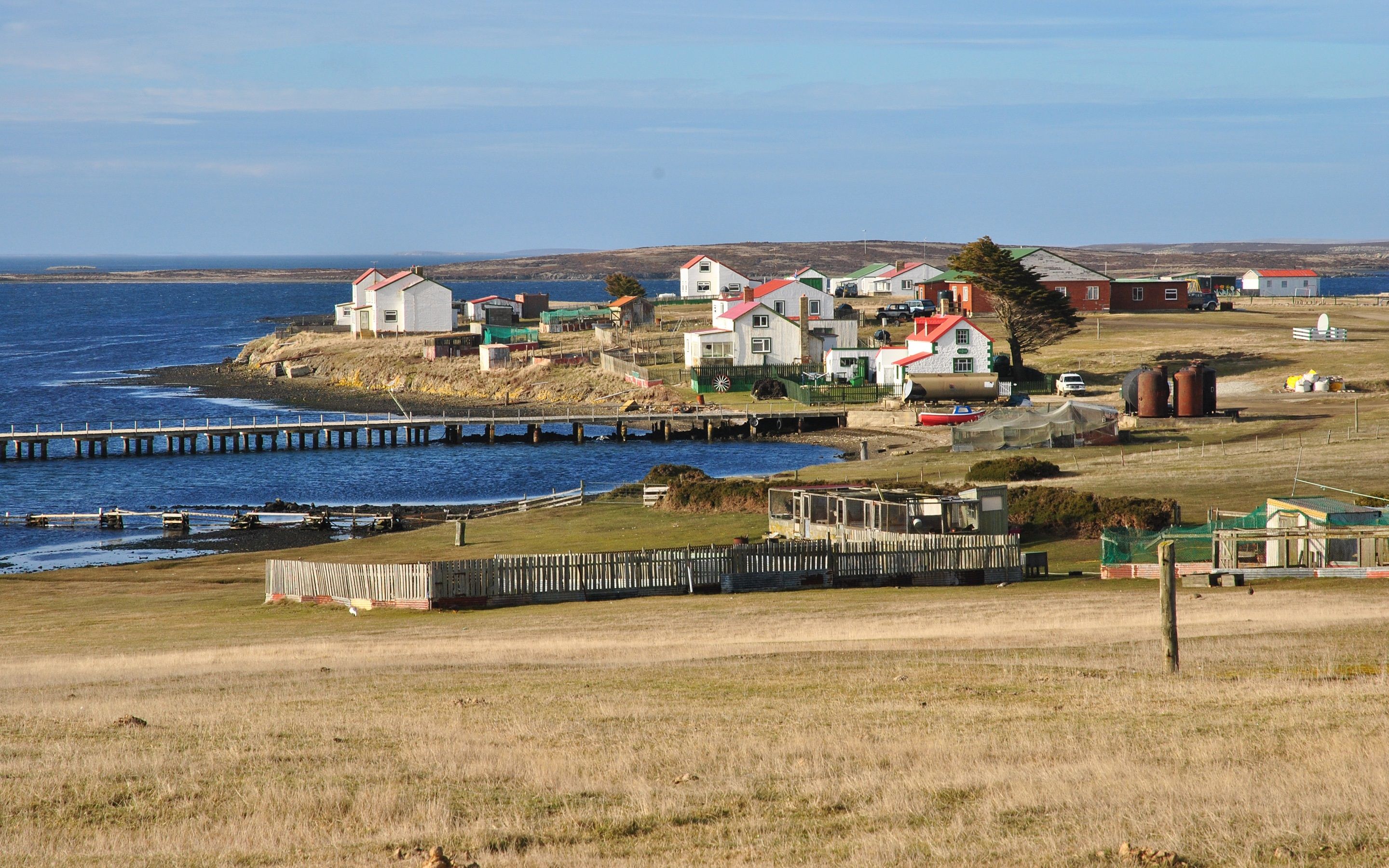 2880x1800 Wallpaper Falkland Islands, houses, pier, sea, UK 2880x1800 Picture, Image