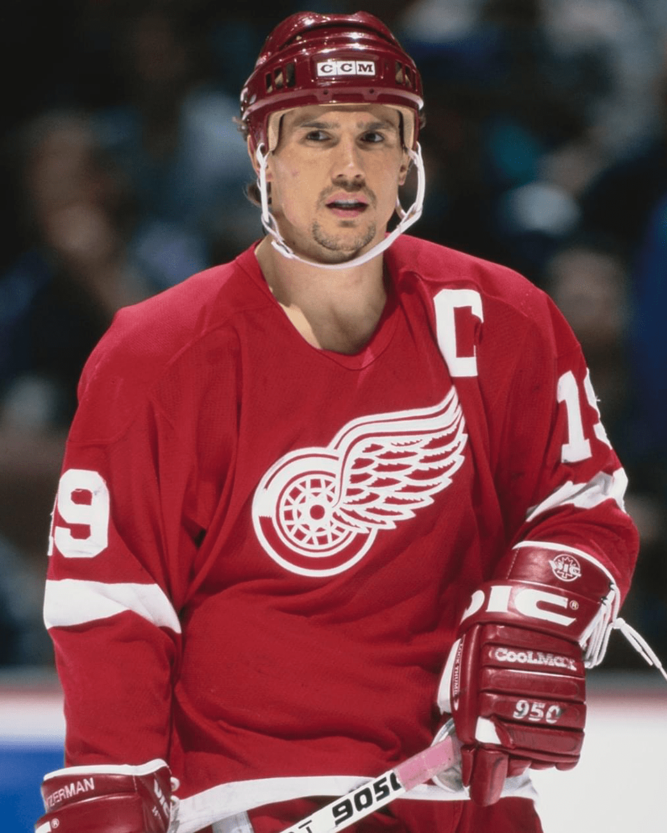 960x1200 Steve Yzerman Detroit Red Wings Unsigned 8x10 Glossy Photo