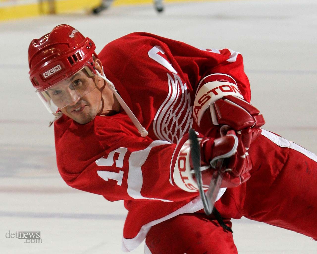 1280x1024 Wallpaper Detroit Red Wings Gear Steve Yzerman Detroit Red Wings