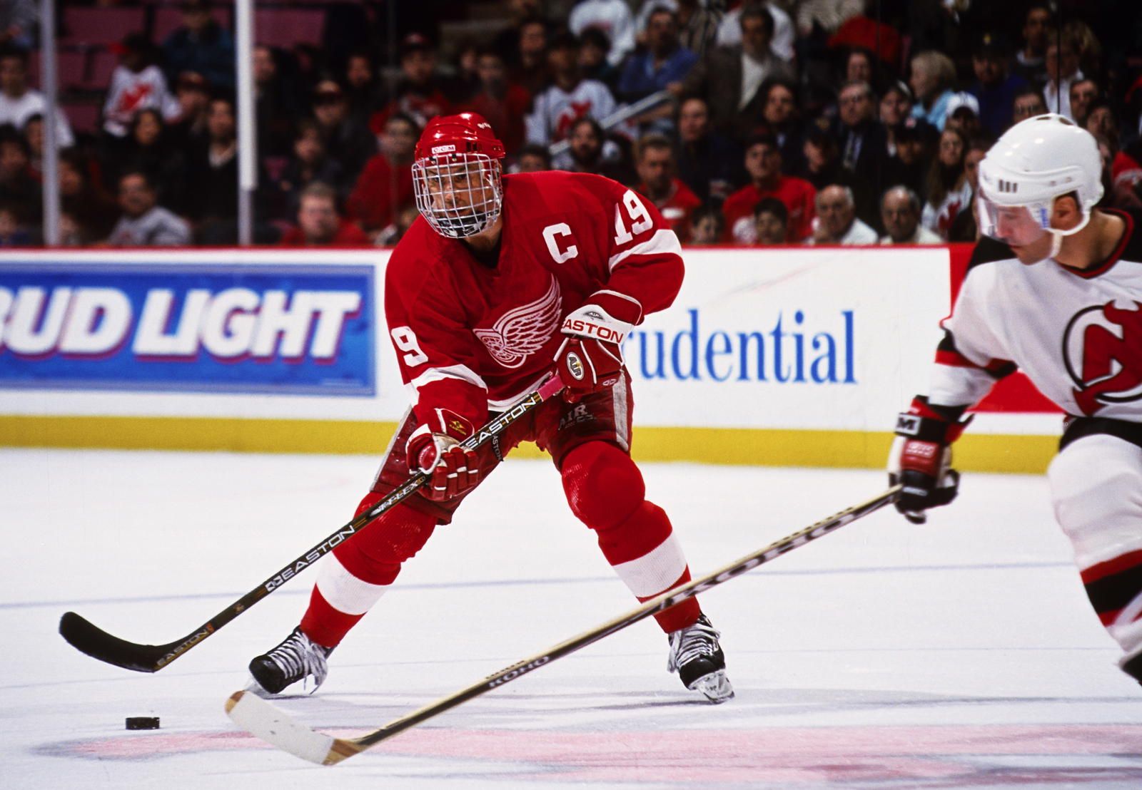 1600x1108 Red Wings' Steve Yzerman Ranks Eighth in The Hockey News' Top Teen Sensations