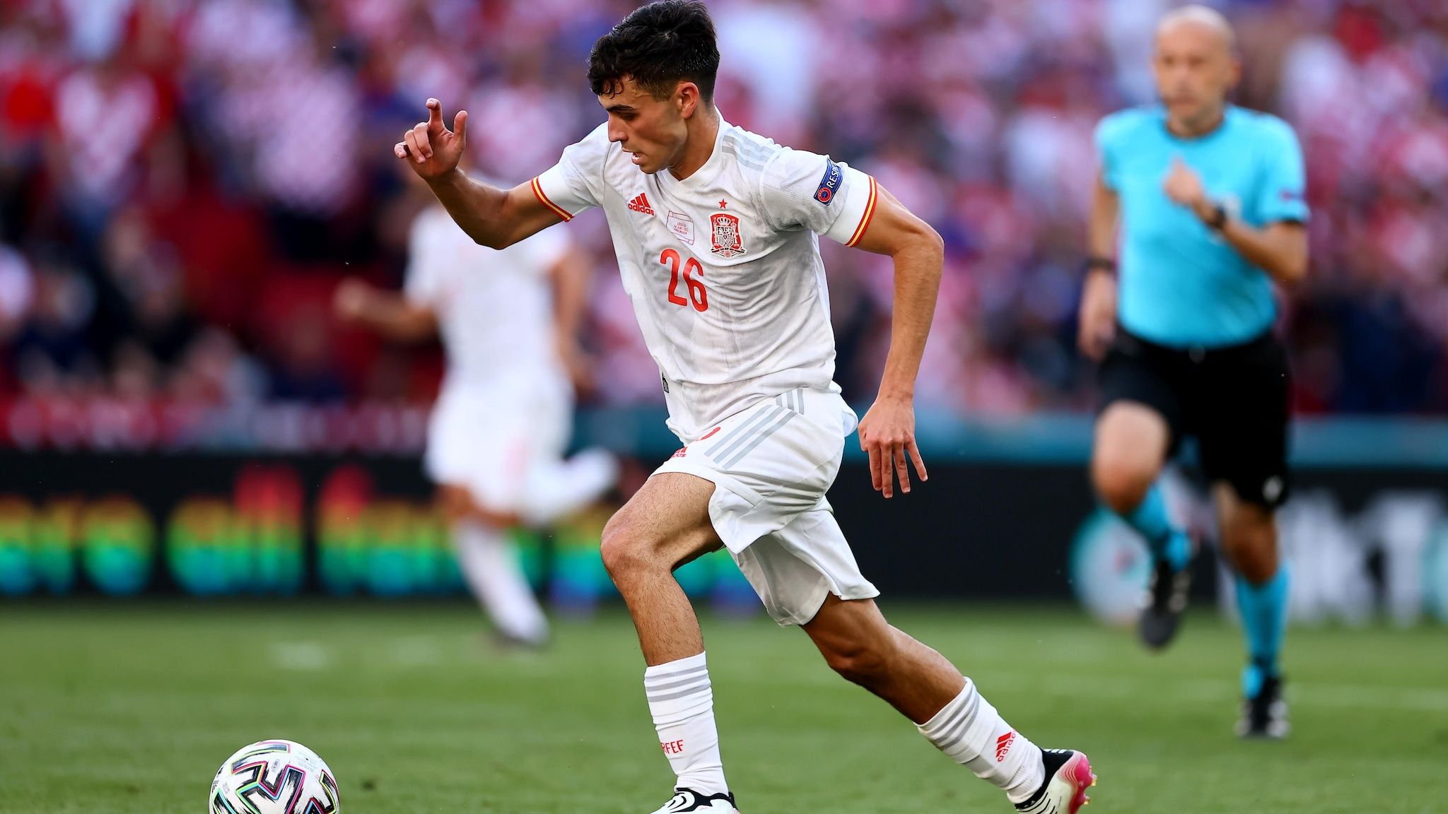 2048x1152 EURO 2020 Young Player of the Tournament: Pedri