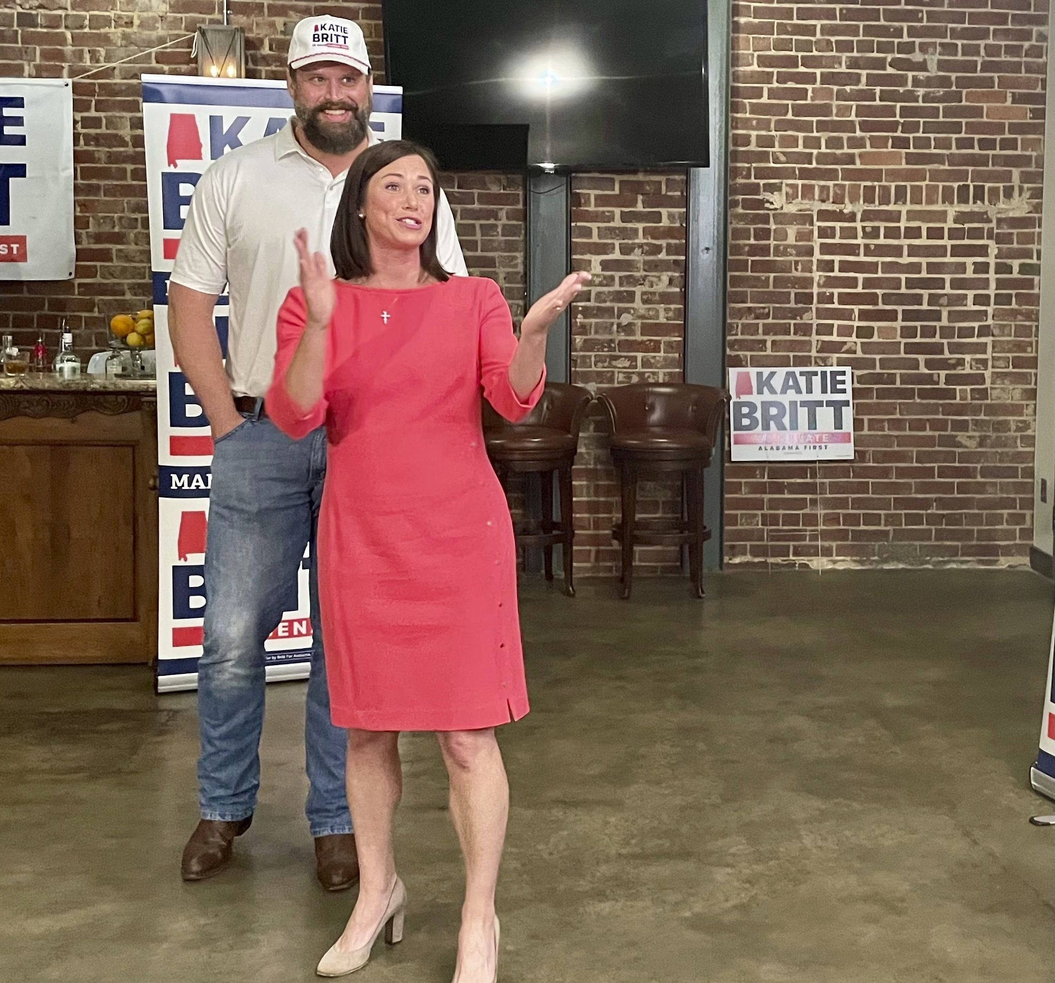 2175x2026 Britt wraps up campaigning with visit to the Wiregrass
