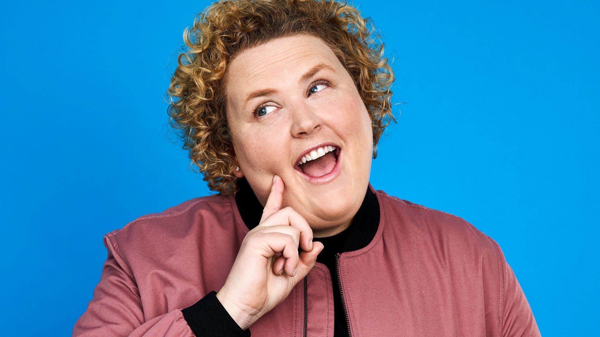 2048x1152 Fortune Feimster: Live Laugh Love!