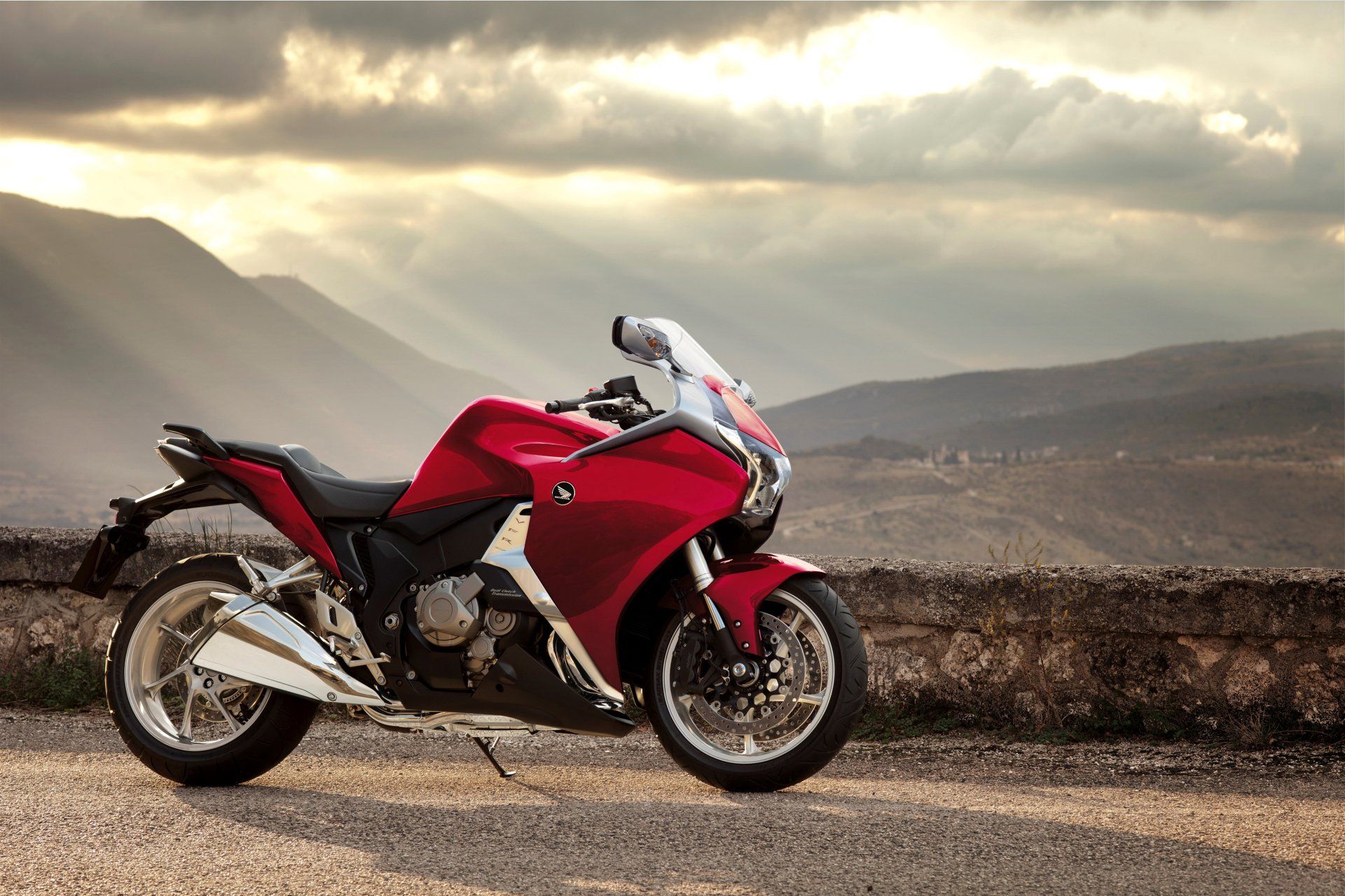 1920x1280 Red Honda VFR 4K Wallpaper