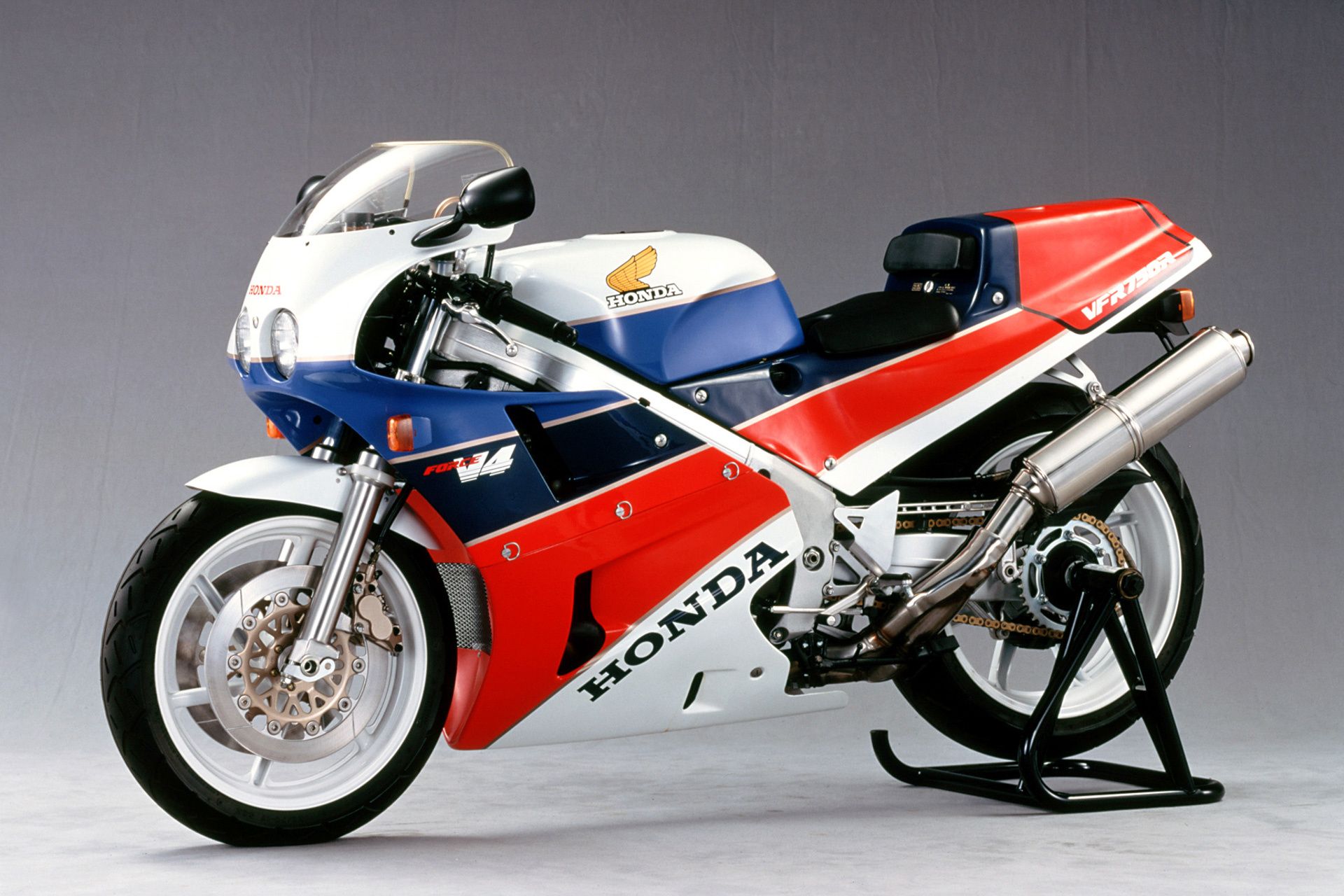 1920x1280 Honda VFR750R Wallpaper