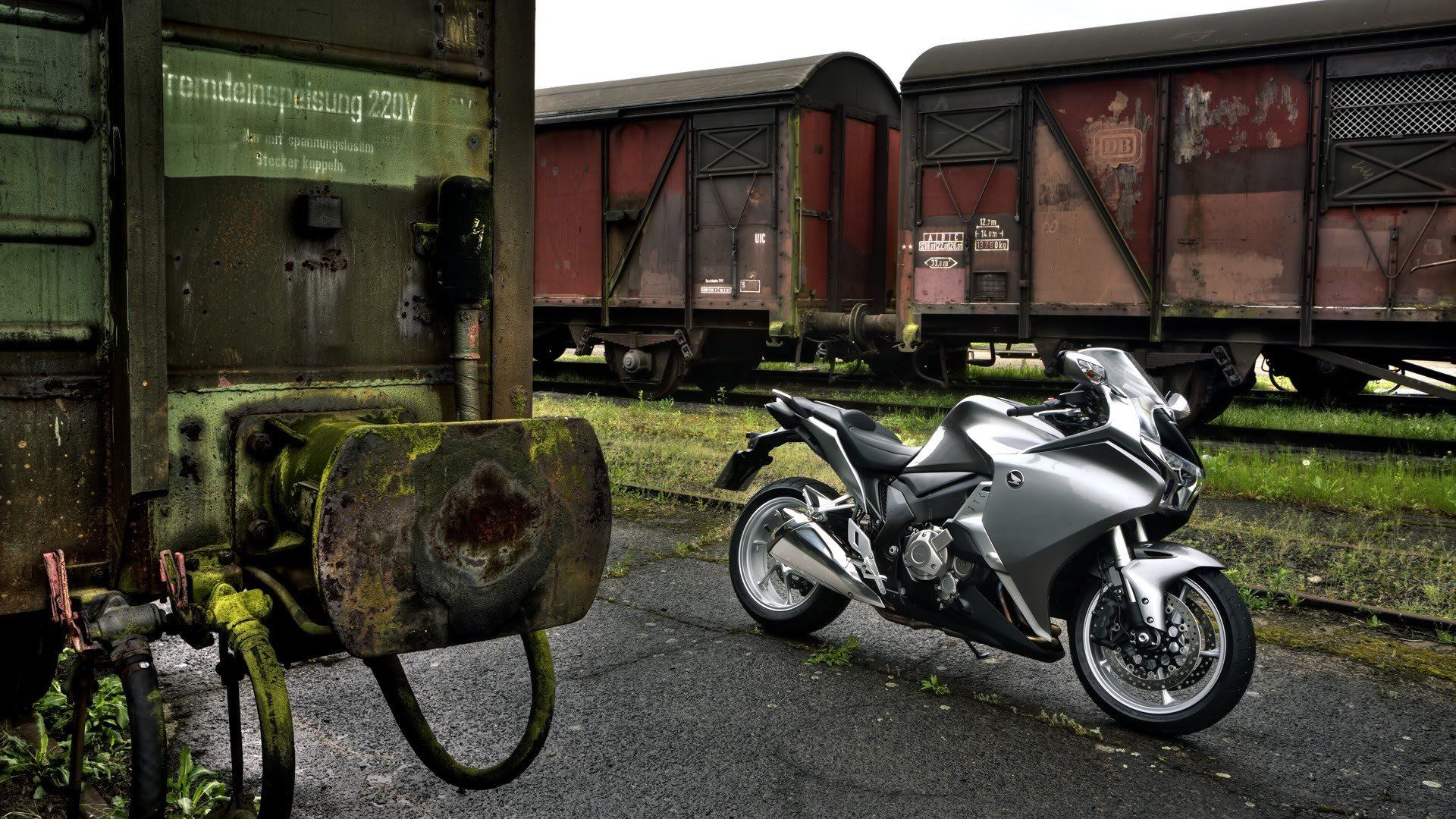 1920x1080 Honda VFR1200F Motorcycle HD Wallpaper