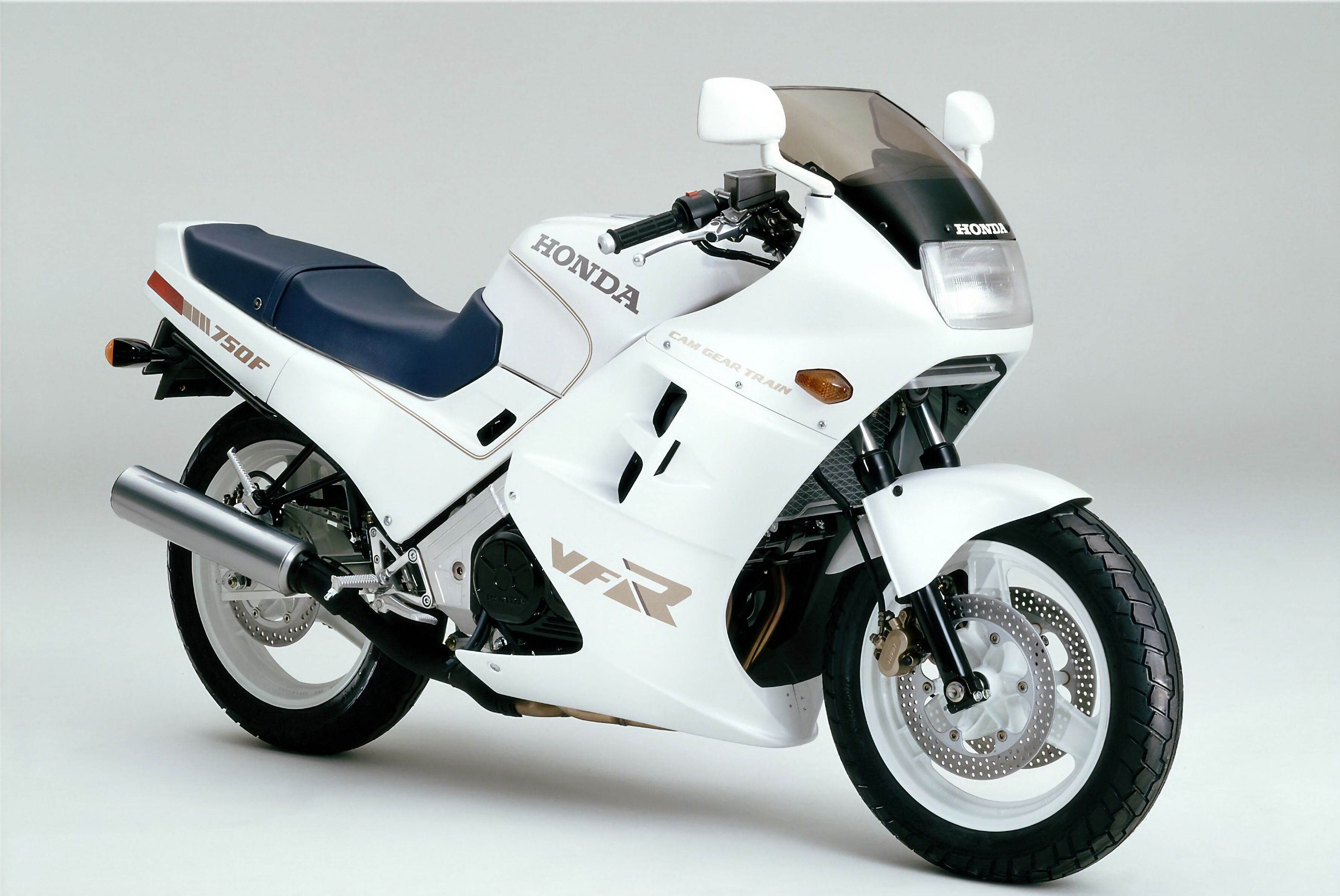 3560x2380 Honda VFR750F Interceptor Wallpaper