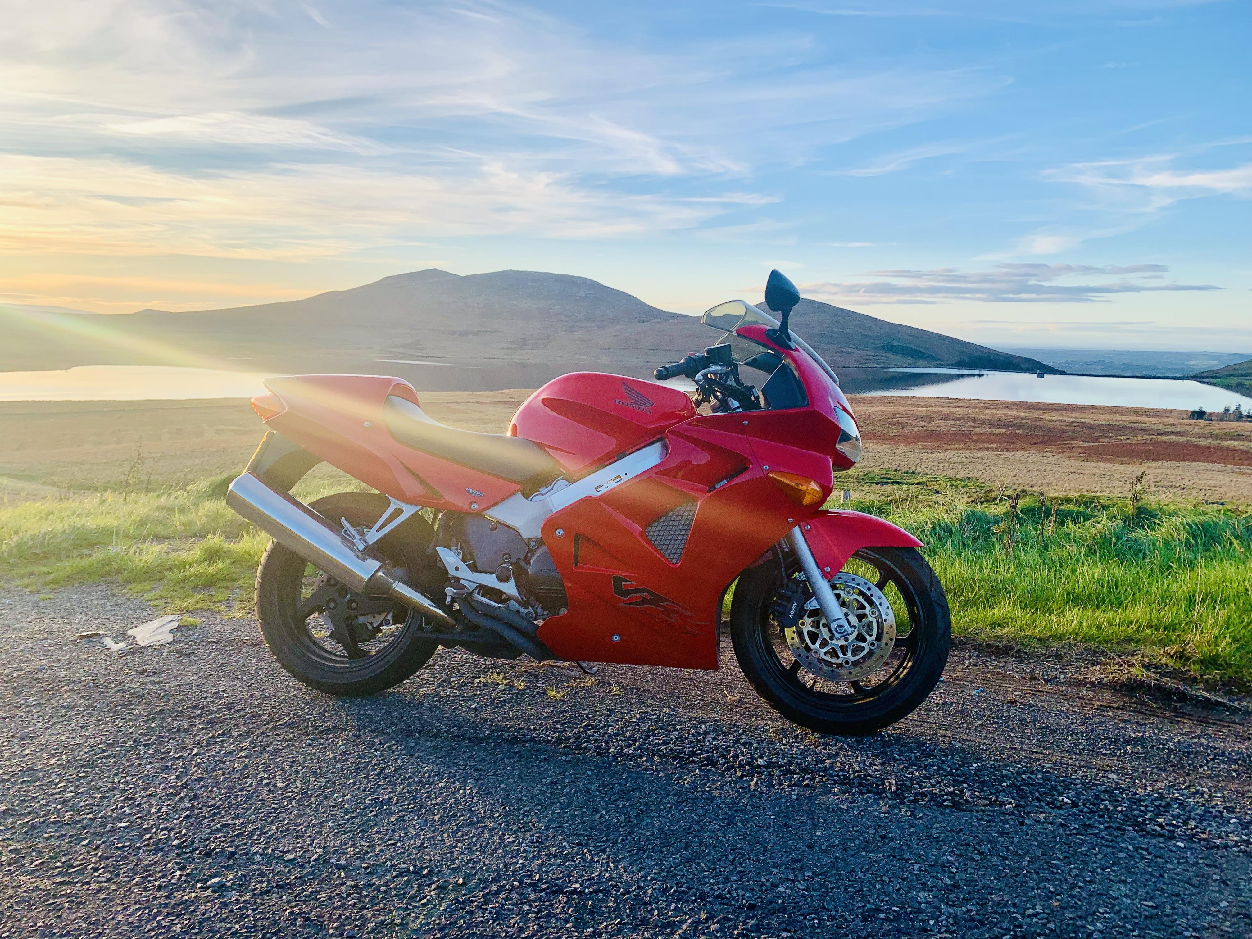 4032x3024 Fifth gen VFR800 picture