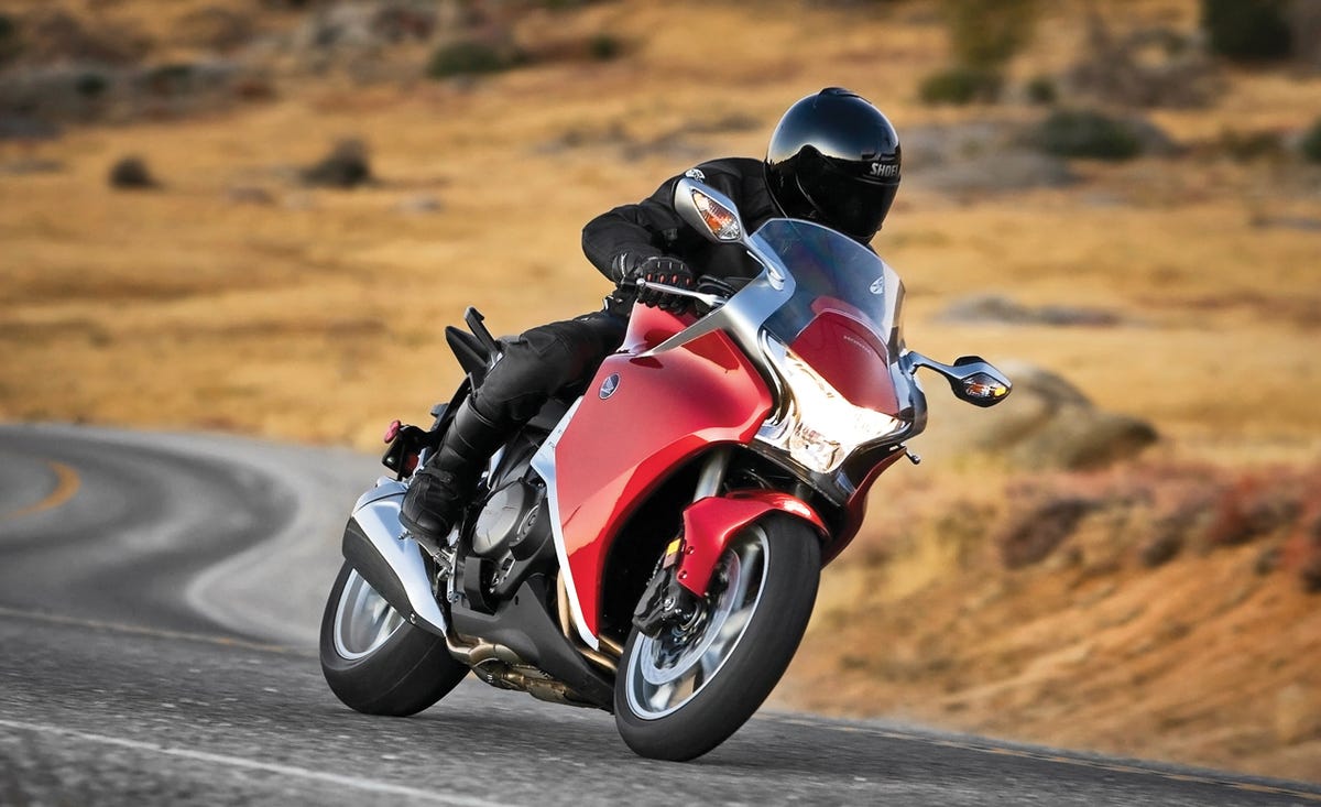 1200x733 Honda Motorcycles: Honda VFR1200F Review and Driver
