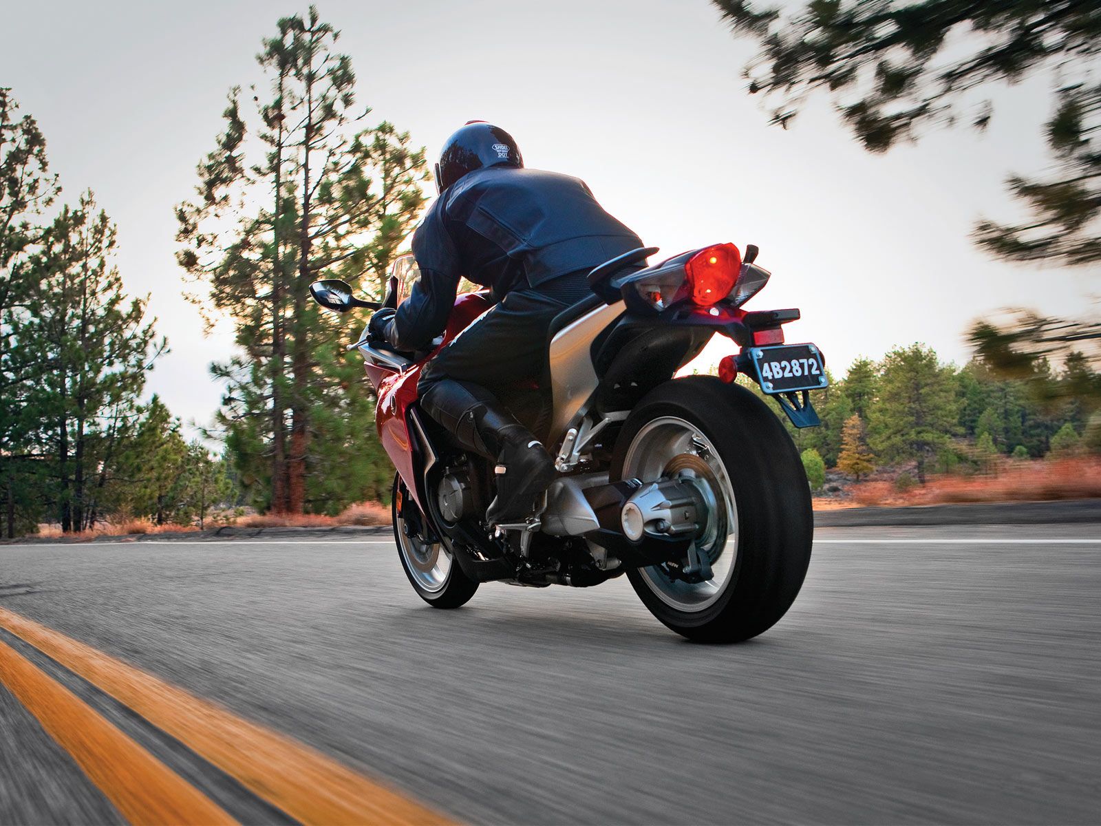 1600x1200 Honda VFR1200F Desktop wallpaper 1440x900