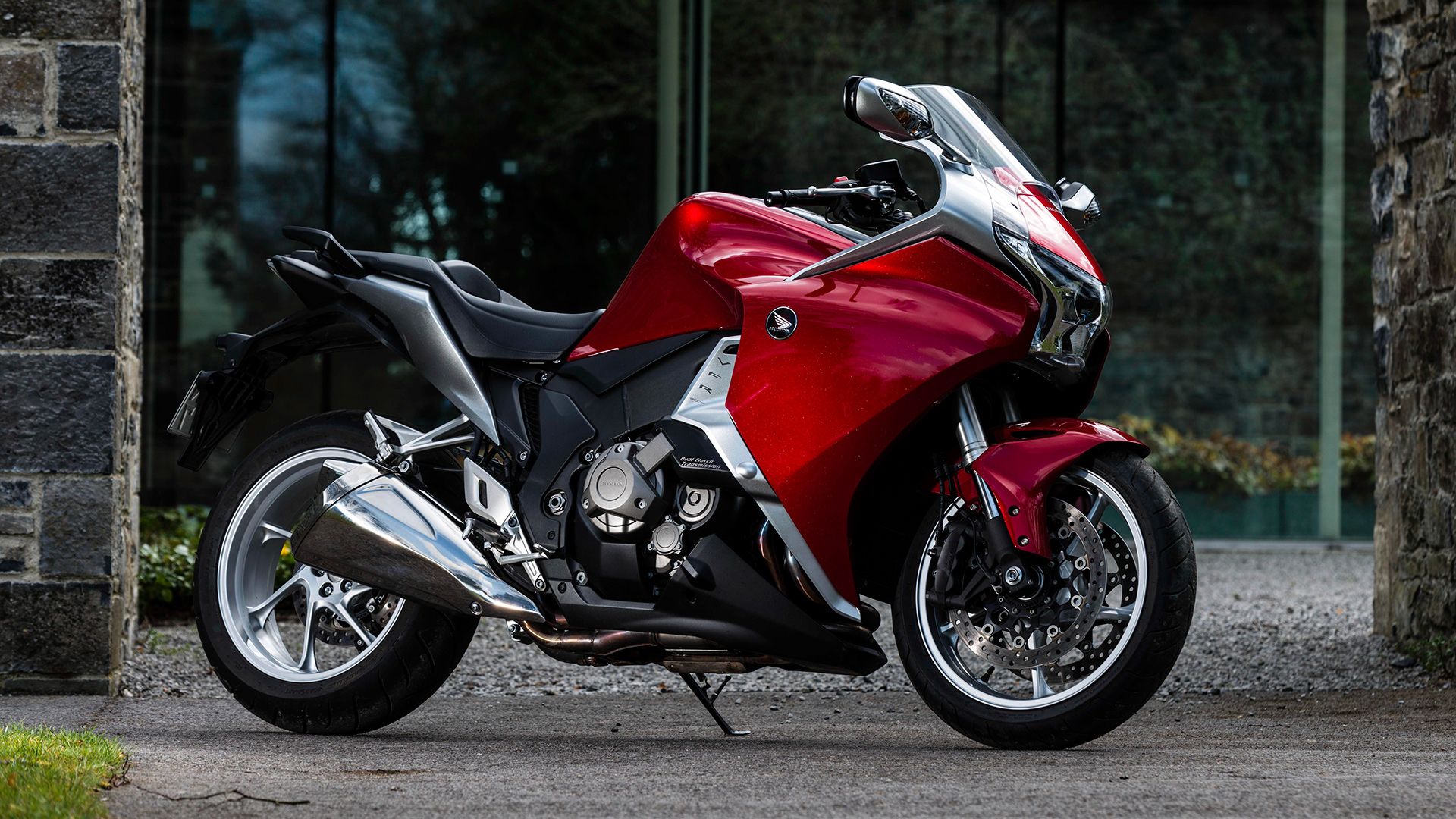 1920x1080 Honda VFR1200F Sports Tourer (2010 - ) review