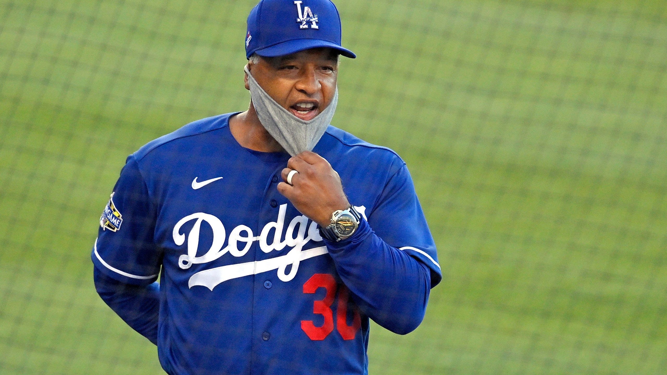 2560x1440 LEADING OFF: Dodgers' Roberts back for Arizona's home opener