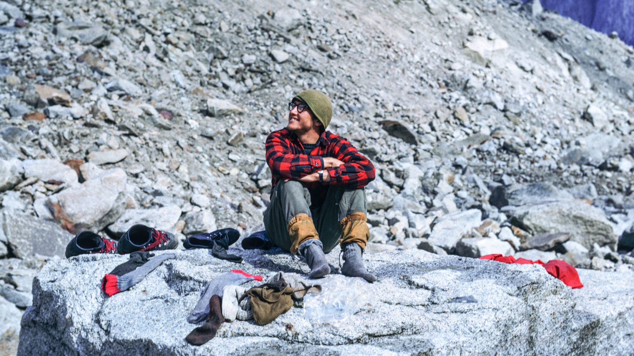 2560x1440 Climbing's Greatest Storyteller on the Fight of His Life