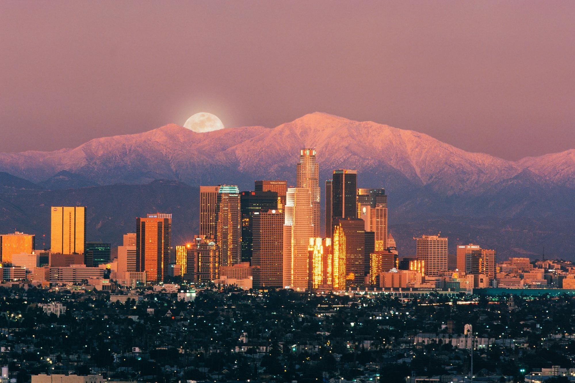 1999x1333 California