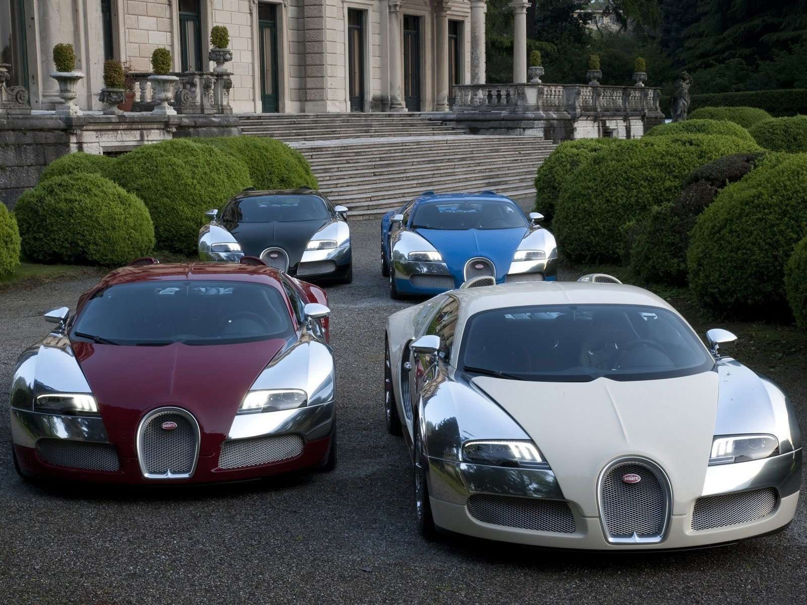 1600x1200 View Of Bugatti Veyron Sport Cars Wallpaper : HD Car Wallpaper