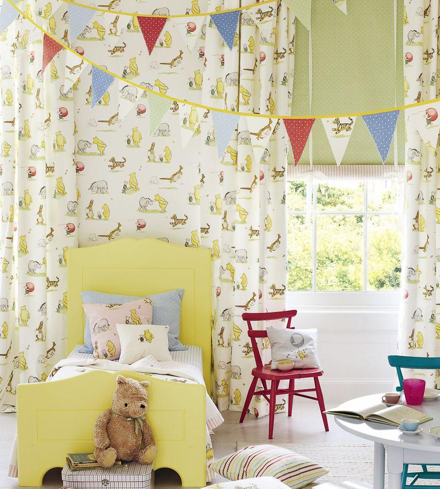 900x1000 Jane Churchill the Pooh & Friends Wallpaper
