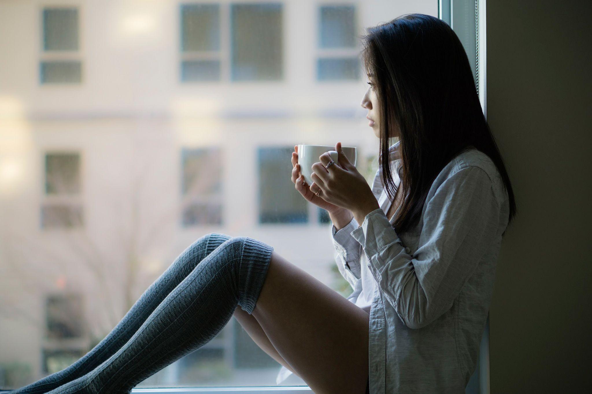2048x1365 Wallpaper julia, legs, socks, window, сup, coffee, brunette