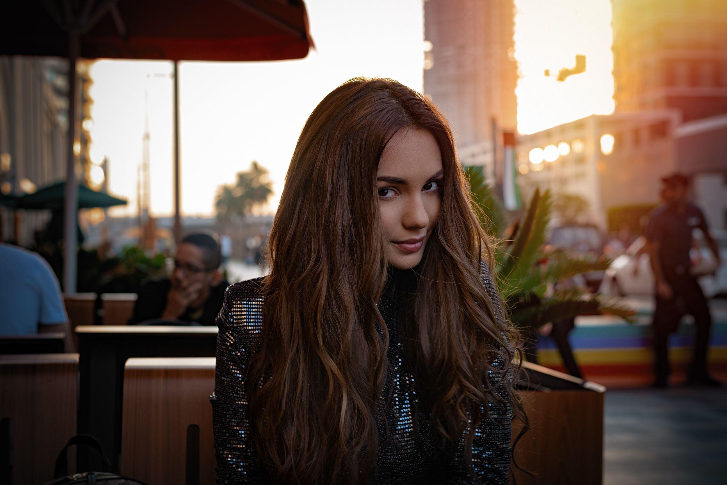 2500x1667 Cute Girl Smiling Over Coffee Date, HD Girls, 4k Wallpaper