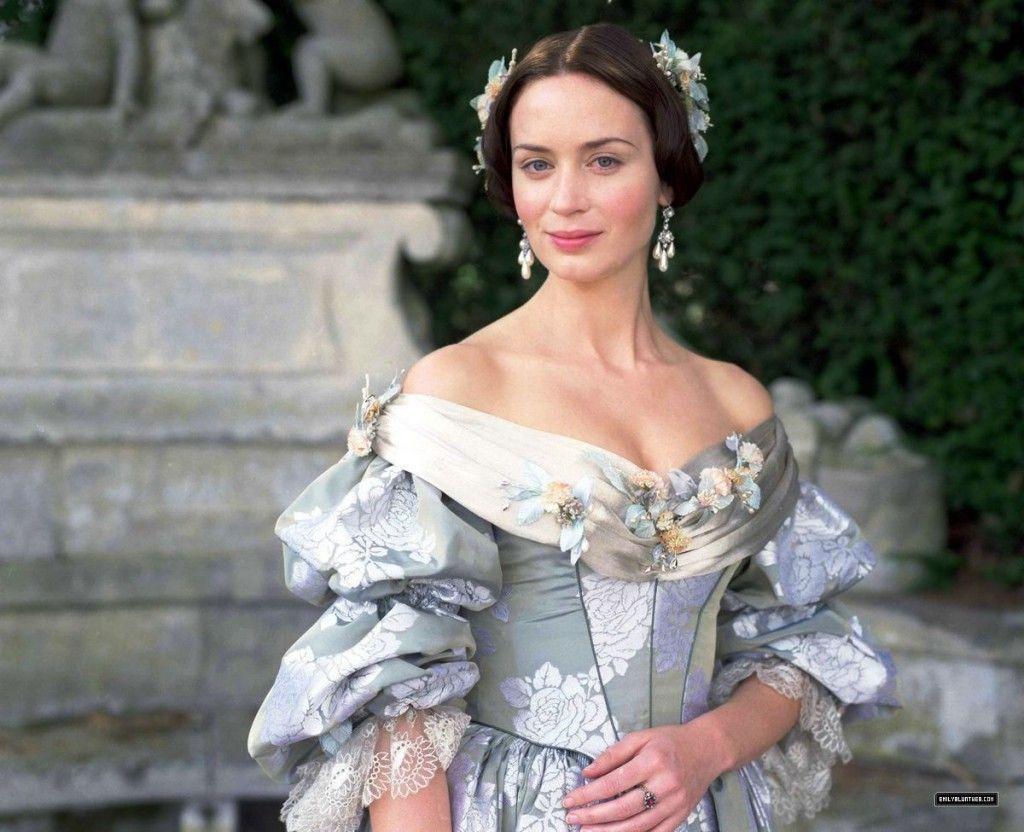 1024x832 Queen Victoria / Emily Blunt (Young Victoria). Fictional Characters