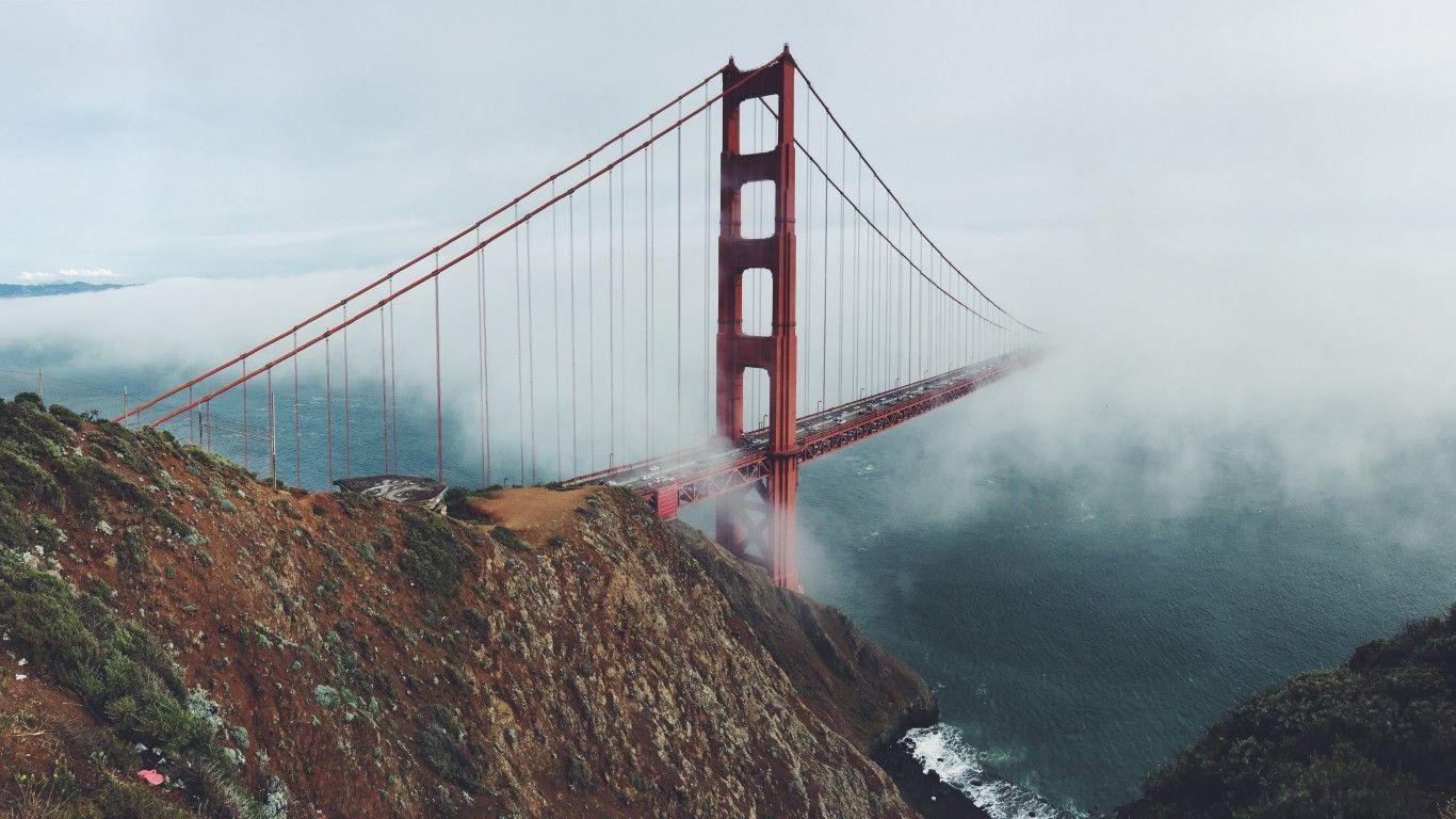 1366x768 Download 1366x768 Golden Gate Bridge, San Francisco, Fog, Architecture Wallpaper for Laptop, Notebook