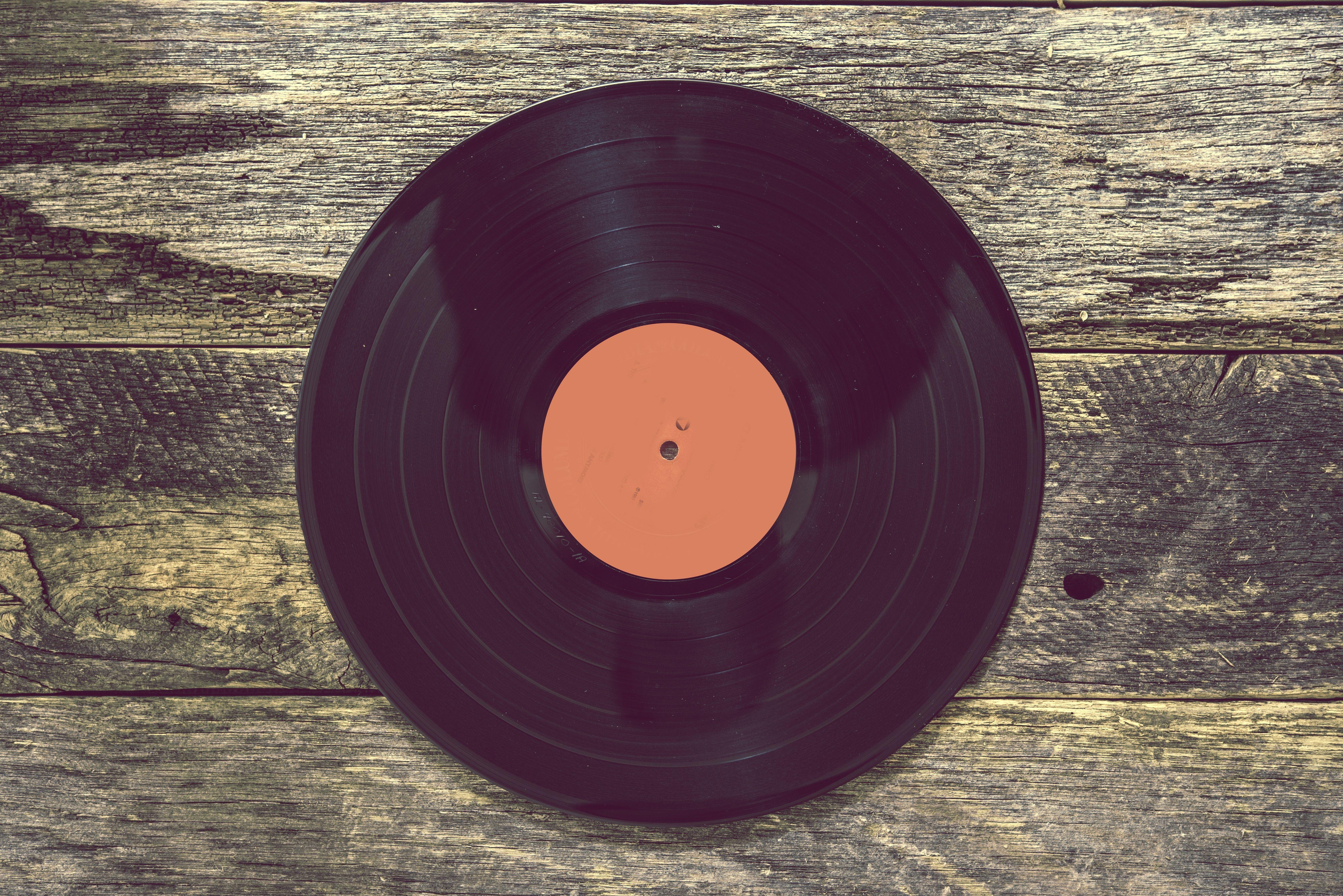 5500x3671 Vintage Vinyl Record