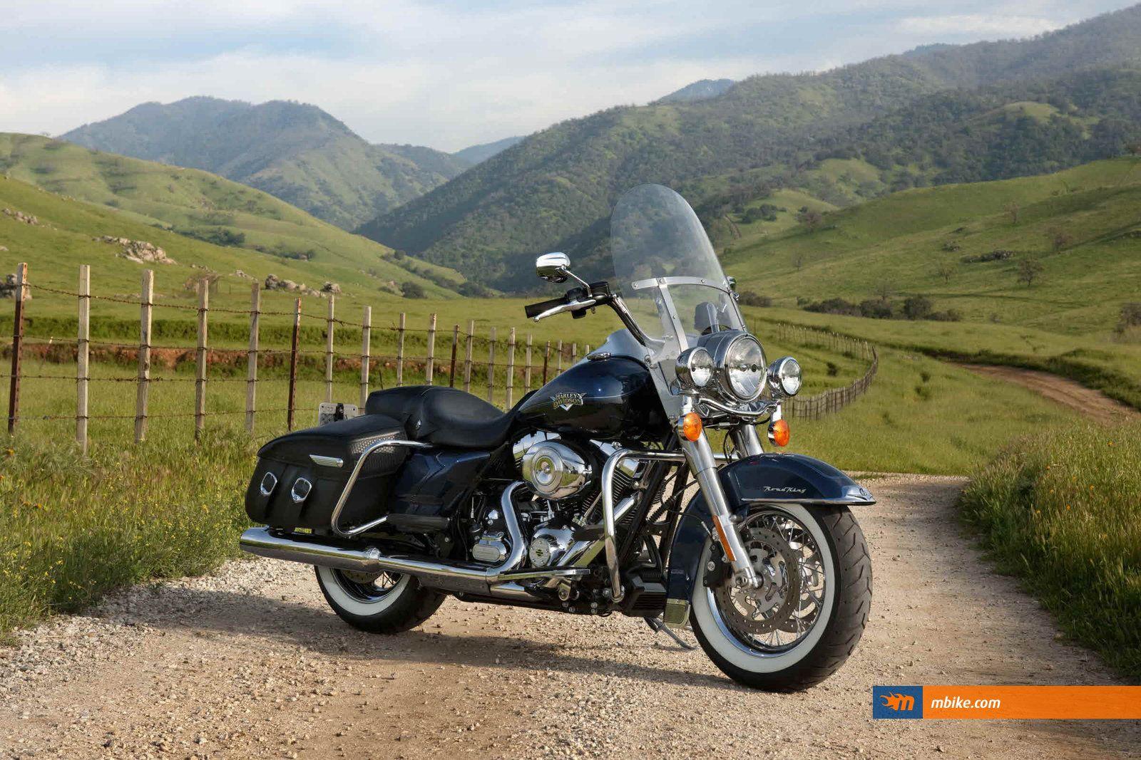 1600x1067 Harley Davidson FLHRC Road King Classic Wallpaper