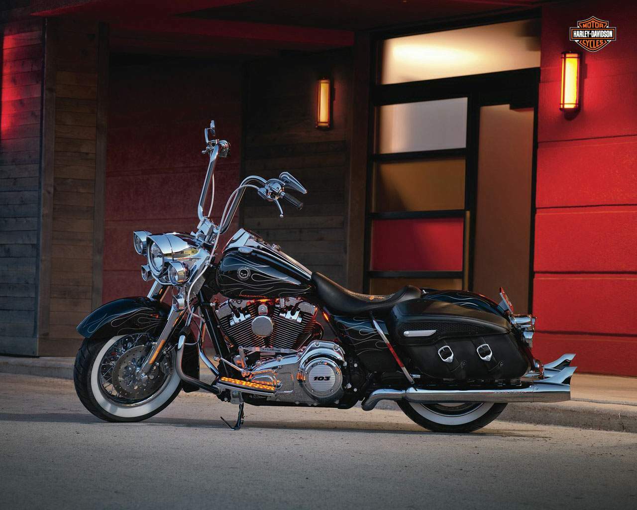 1280x1024 Harley Davidson FLHRS Road King Custom