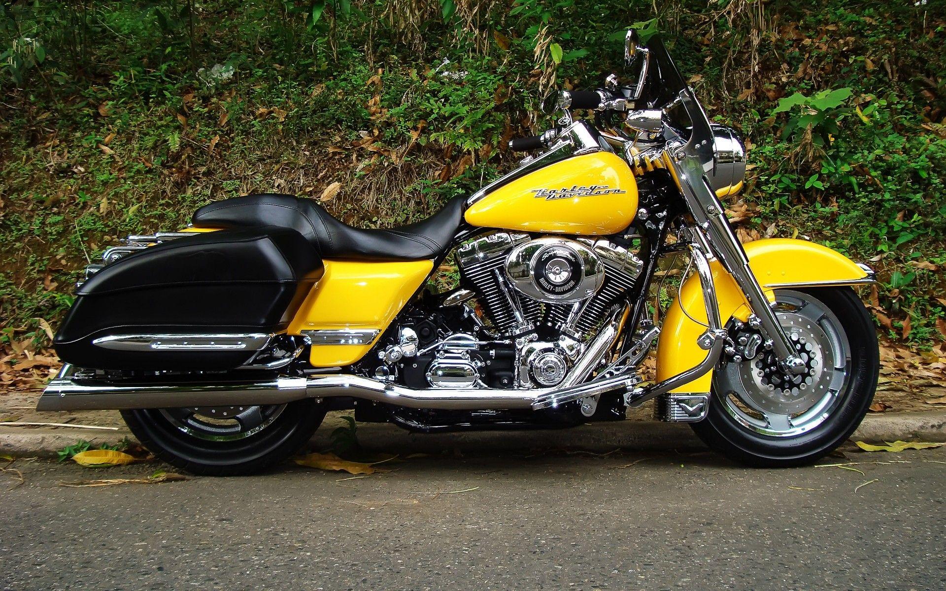 1920x1200 Harley Davidson Road King Yellow