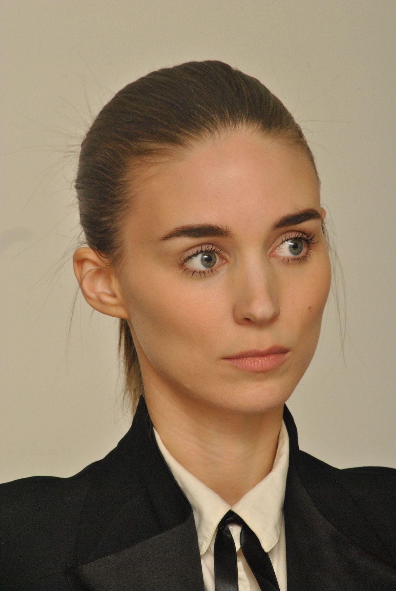 1371x2048 Rooney Mara HD
